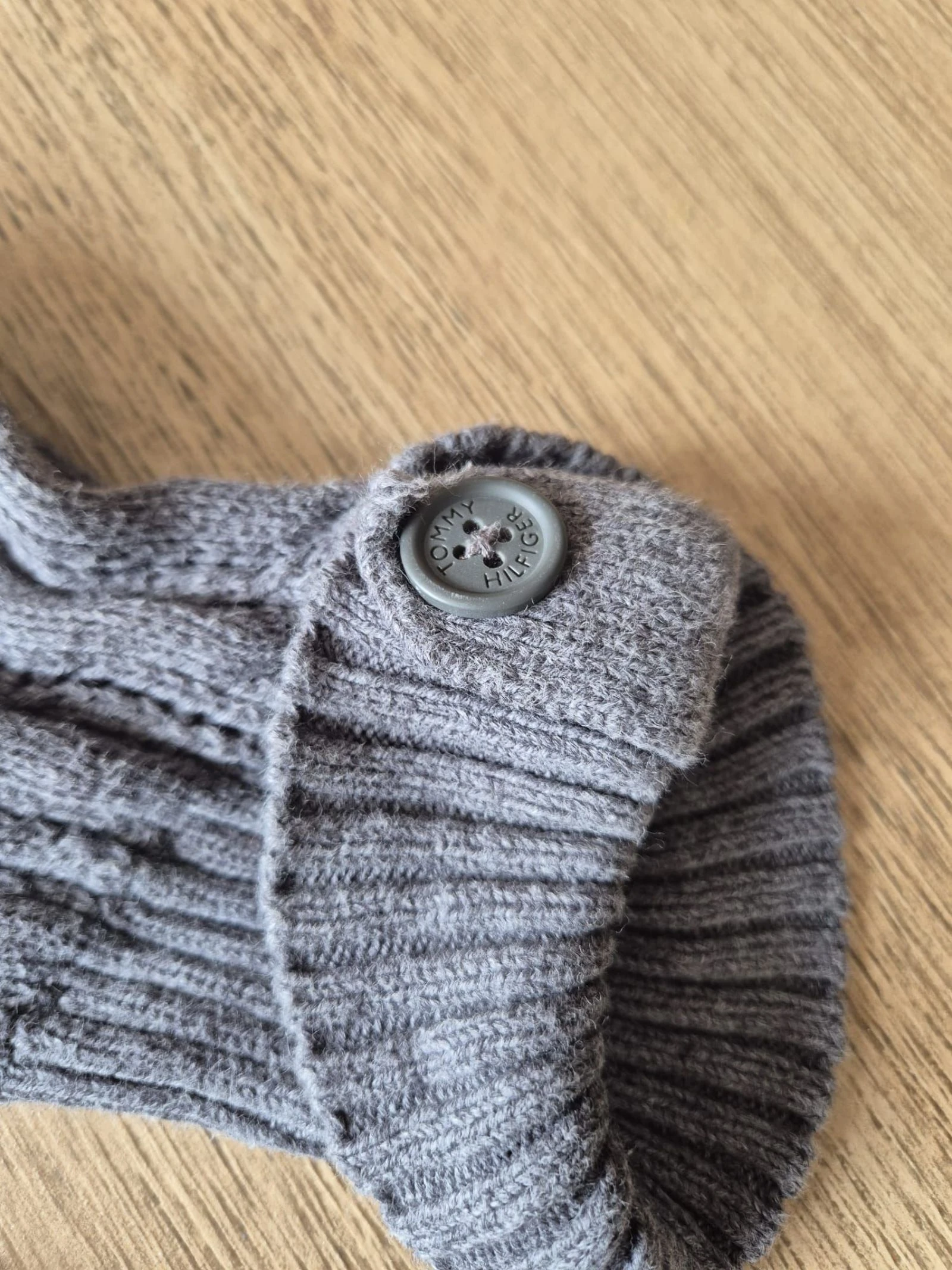 Colete / Cardigan Tommy Hilfiger - Cinza - Tamanho L (serve menor: corresponde mais a um S/M) – photo 11